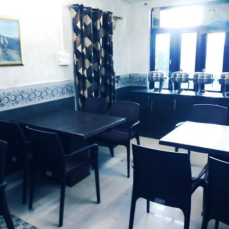 Hotel Holiday Plaza Dalhousie - Near Ghandhi Chowk Mall Road Kültér fotó