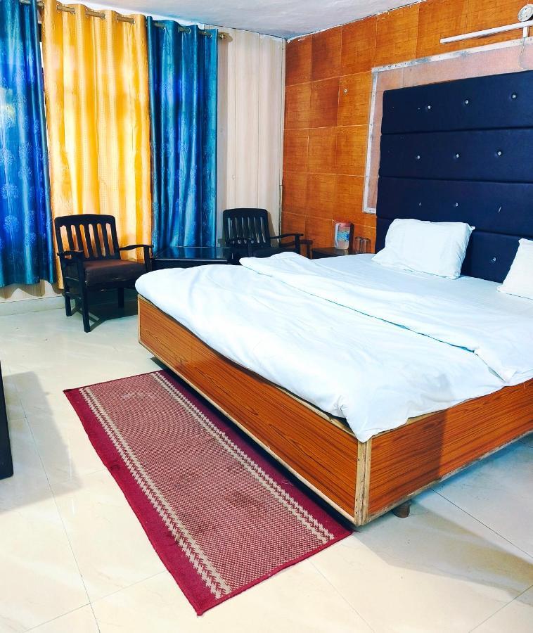 Hotel Holiday Plaza Dalhousie - Near Ghandhi Chowk Mall Road Kültér fotó