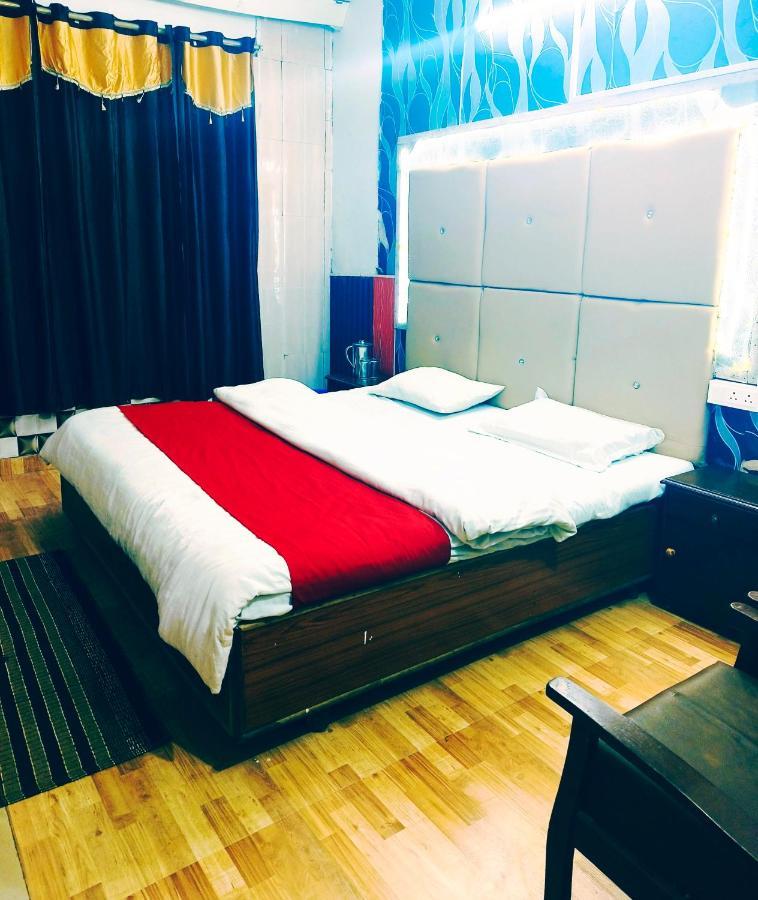 Hotel Holiday Plaza Dalhousie - Near Ghandhi Chowk Mall Road Kültér fotó
